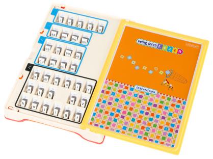 Magnetische letterdoos (incl. letters) Magnetische letterdoos (incl. letters)